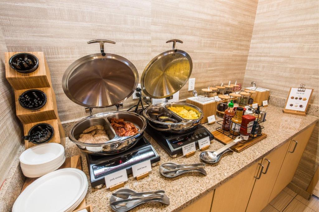 Towneplace Suites Breakfast Hours
